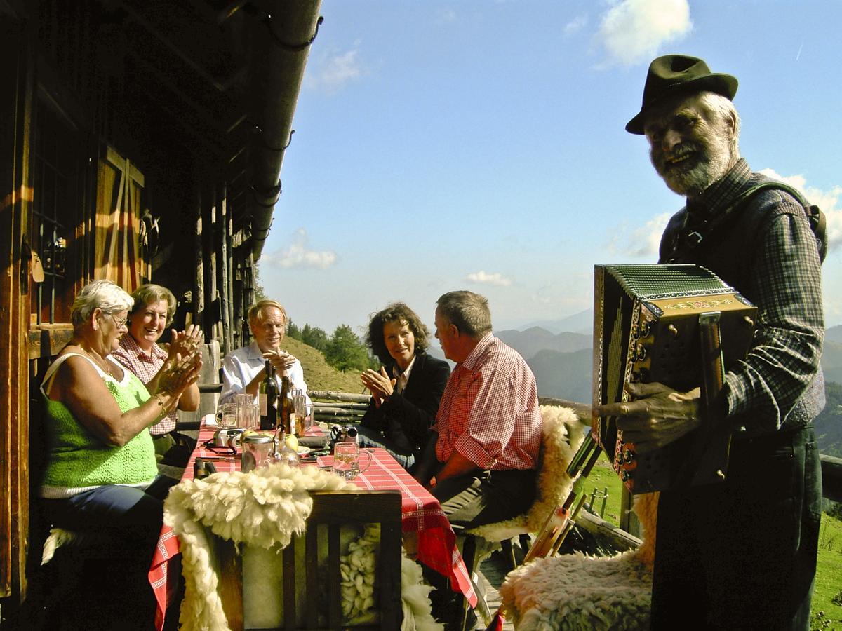 Gasthof Tell Paternion Esterno foto